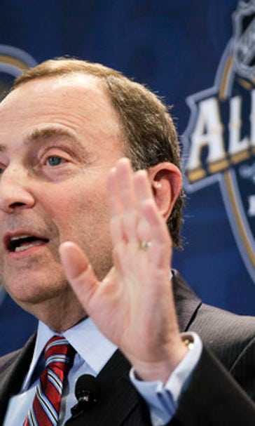 NHL Commissioner Gary Bettman signed contract through 2022